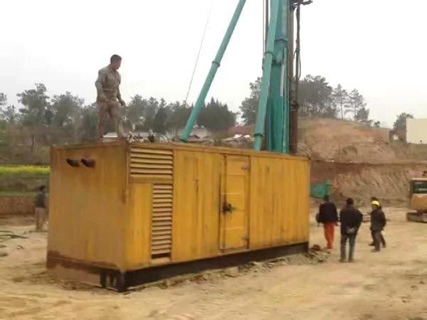 石鼓如何判断水冷式机油散热器密封件是否需要更换?